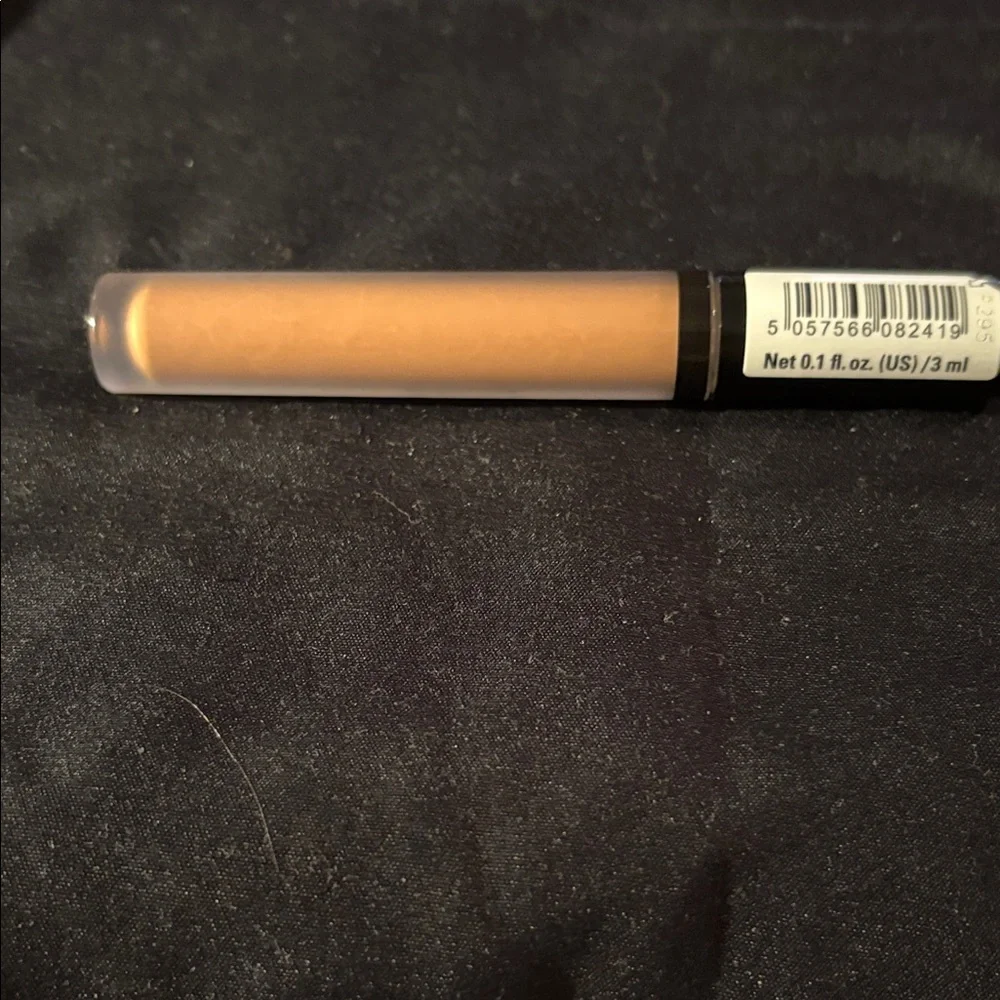 Makeup Revolution Matte Concealer - Beige 101, piece of cake matte